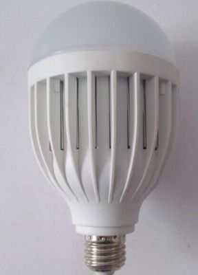 مصانع ارتفاع التجويف 12W 1150LM IP45 EPISTAR الإسكان البلاستيك غلوب الصمام لمبات