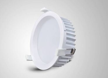 راحة يموت الصب 25Watt LED دوونلايتس را 80 IP45 الأبيض الدافئة عكس الضوء لستوديو
